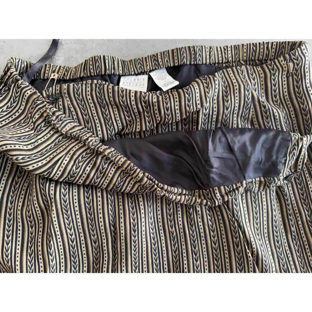 VINTAGE Chaus Black And White Striped Pattern Long Skirt Good Condition size 16 - Picture 5 of 7